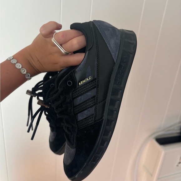 Adidas Arnold sneakers black and blue mens size 6.5 women’s size 8 - Picture 6 of 9